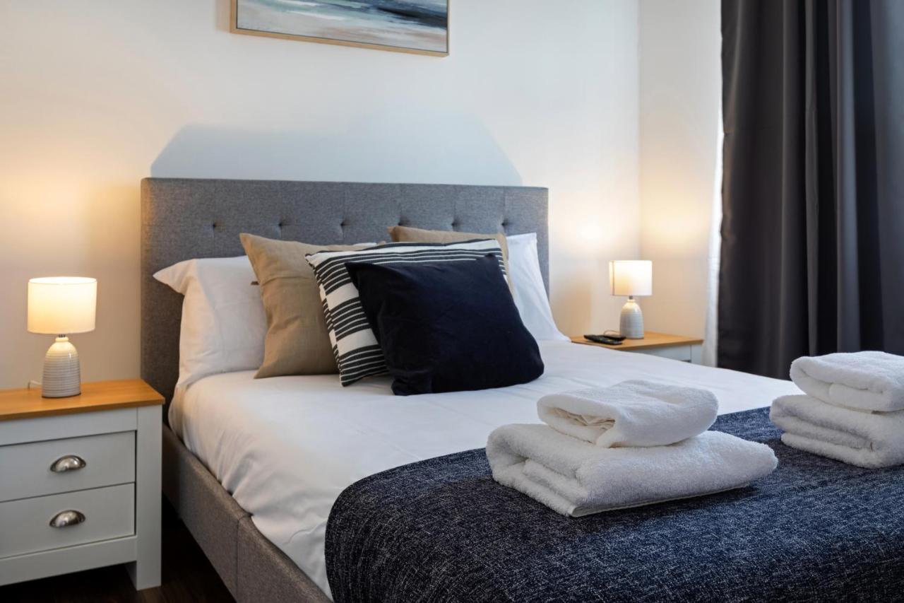 Modern 1-Bedroom Apartment, Beach 5-Min Walk, Free Parking Уэймут Экстерьер фото